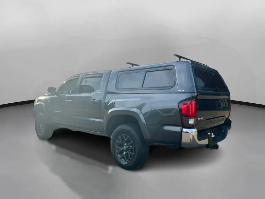 Toyota Tacoma photo 13