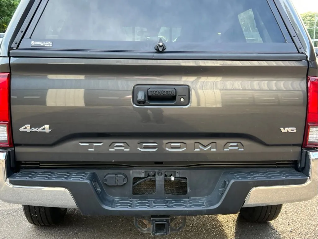 Toyota Tacoma photo 29