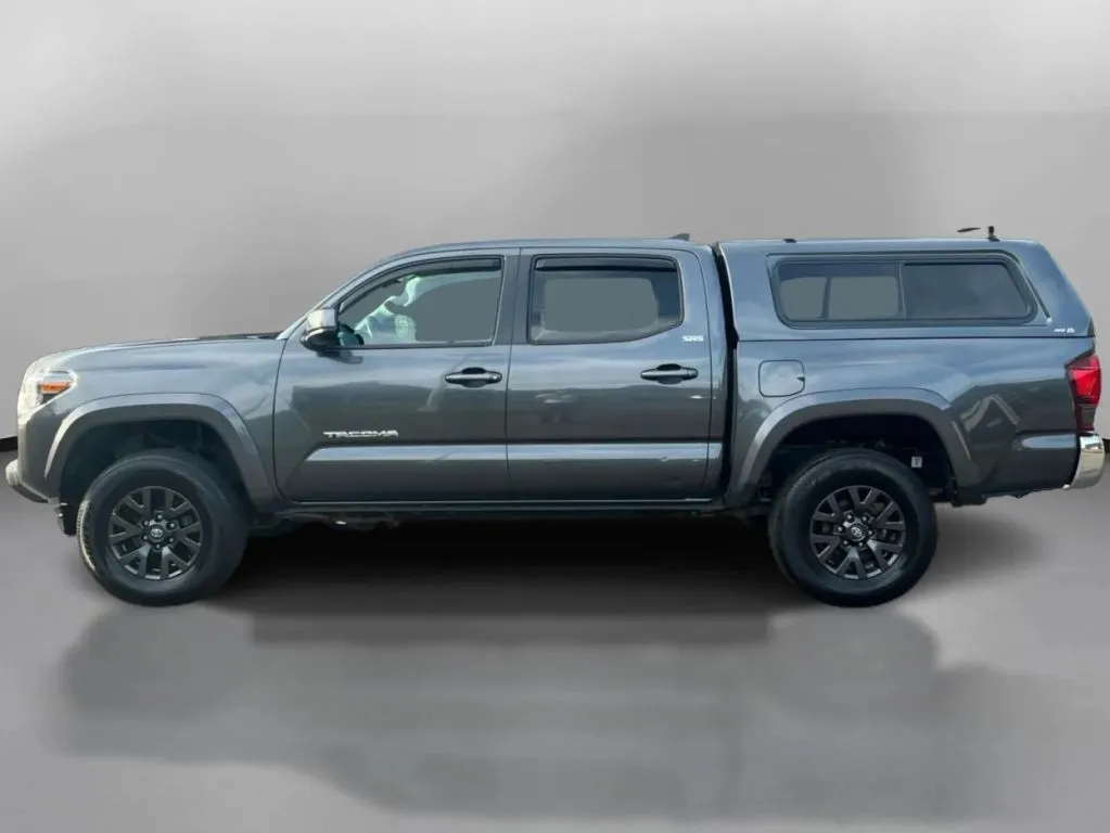 Toyota Tacoma photo 15