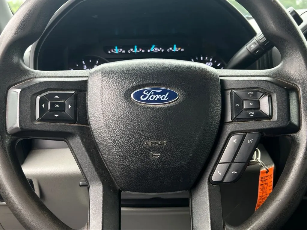 Ford F-350 photo 22
