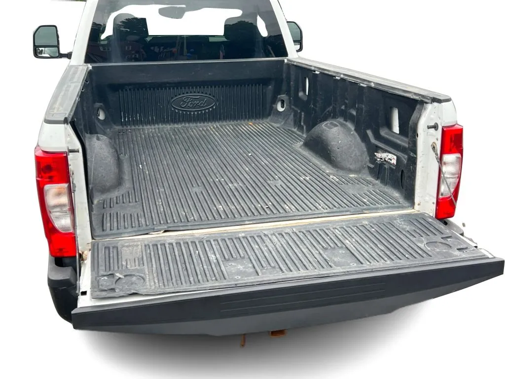 Ford F-350 photo 17