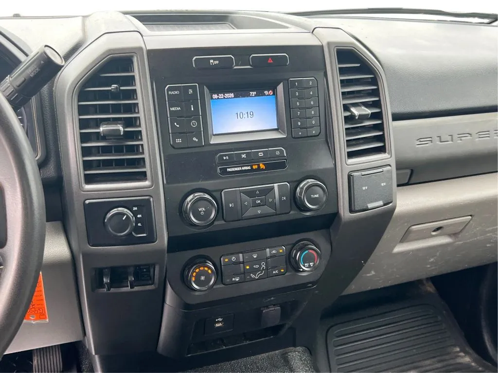 Ford F-350 photo 19
