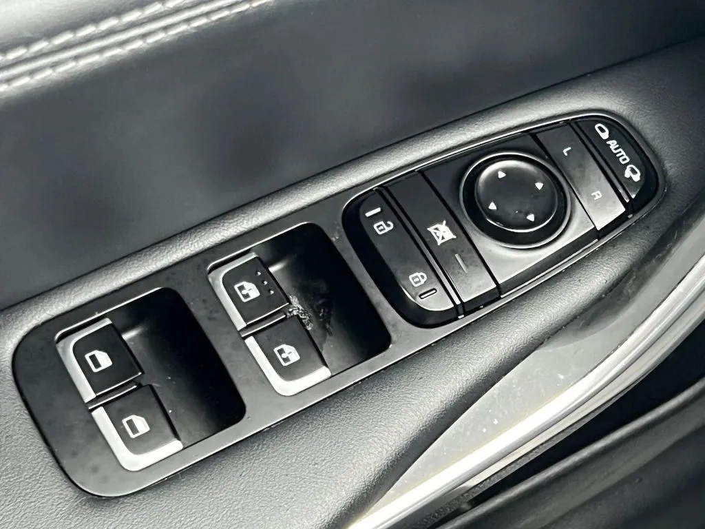 Kia Stinger photo 24