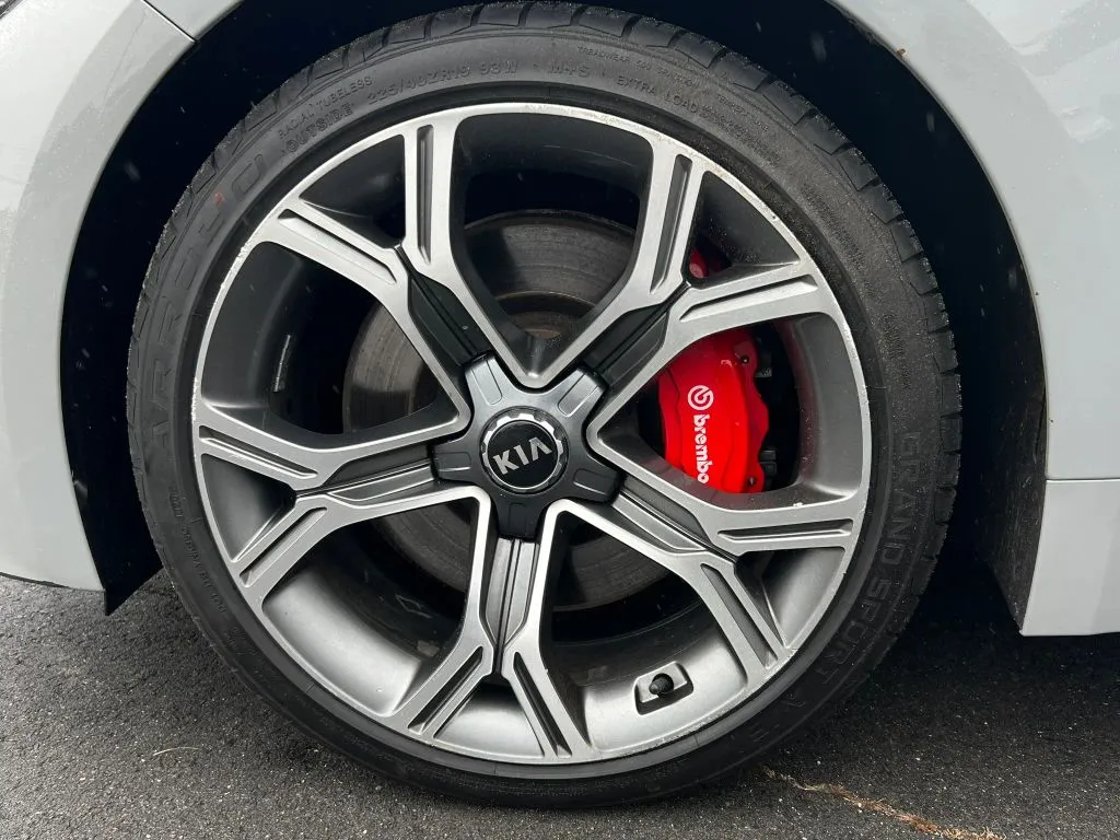 Kia Stinger photo 9