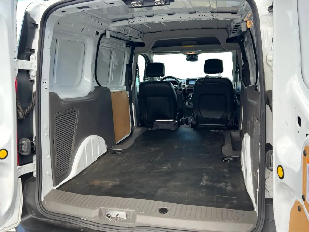 Ford Transit Connect photo 18