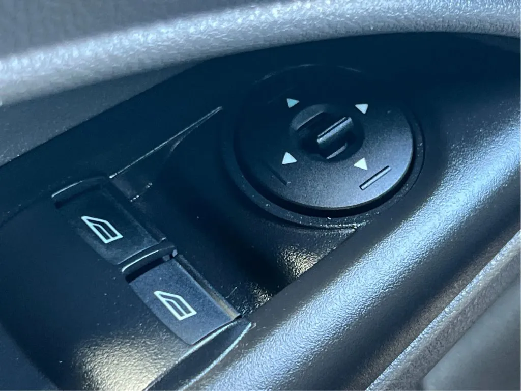 Ford Transit Connect photo 40