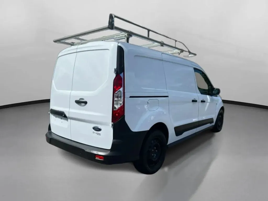 Ford Transit Connect photo 9
