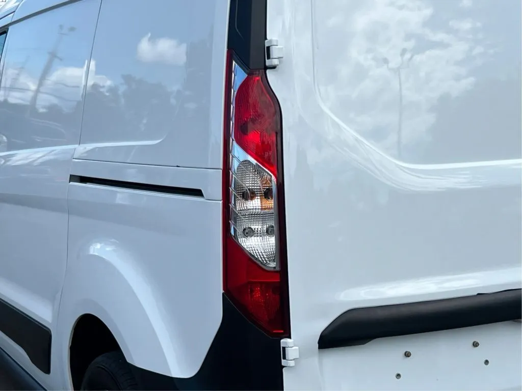 Ford Transit Connect photo 33