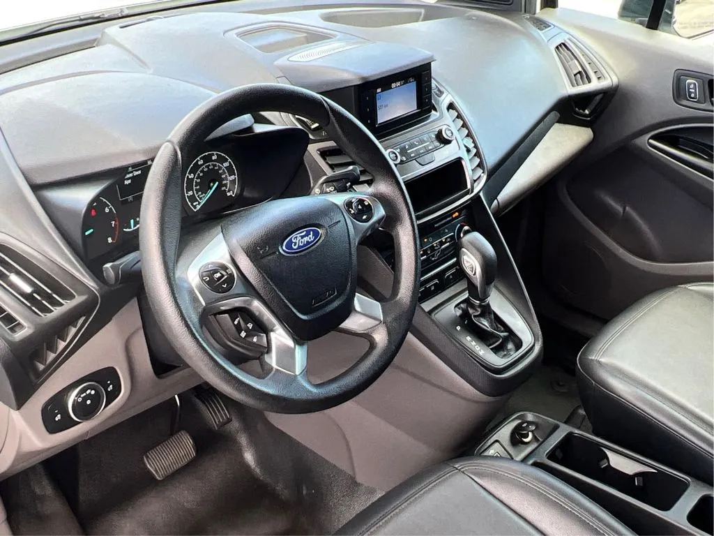 Ford Transit Connect photo 16