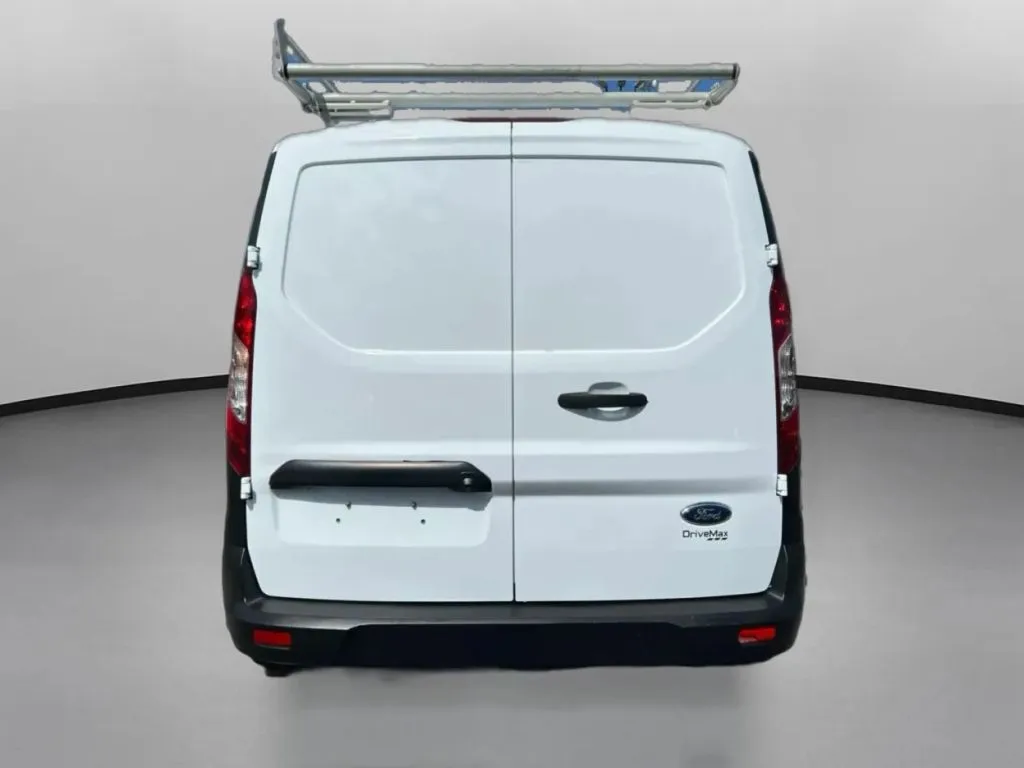 Ford Transit Connect photo 11
