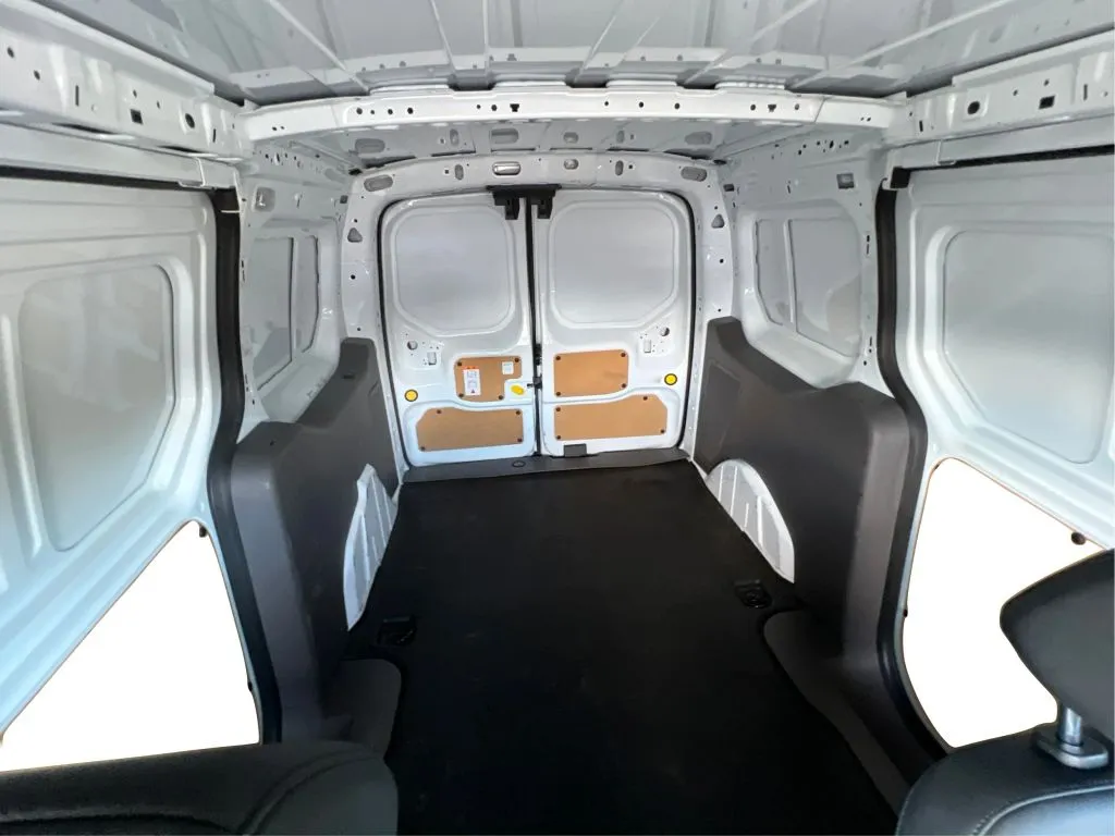 Ford Transit Connect photo 19
