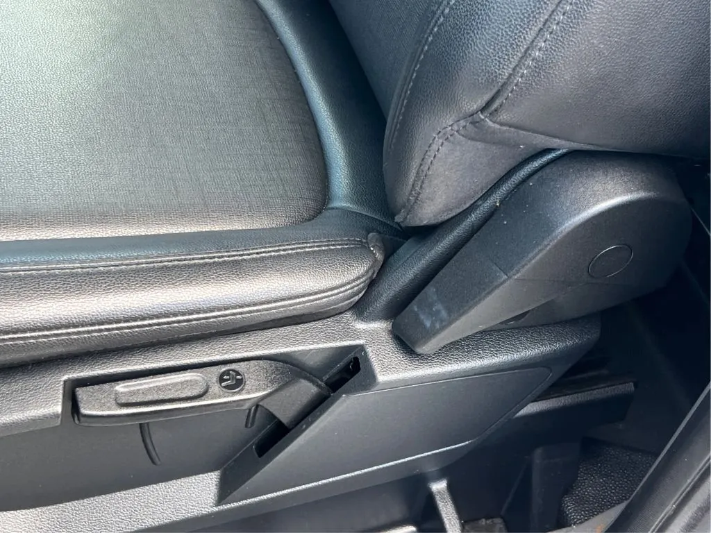 Ford Transit Connect photo 25