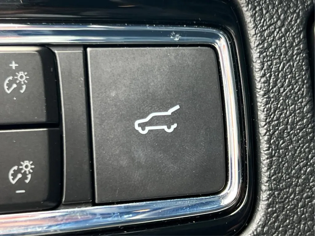 Lincoln Navigator L photo 35