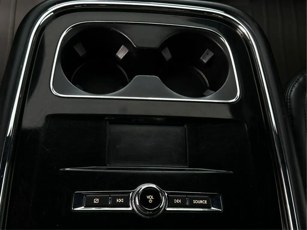 Lincoln Navigator L photo 47