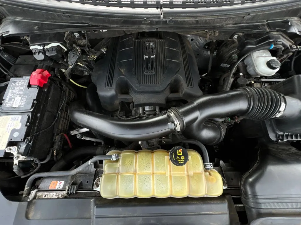 Lincoln Navigator L photo 29
