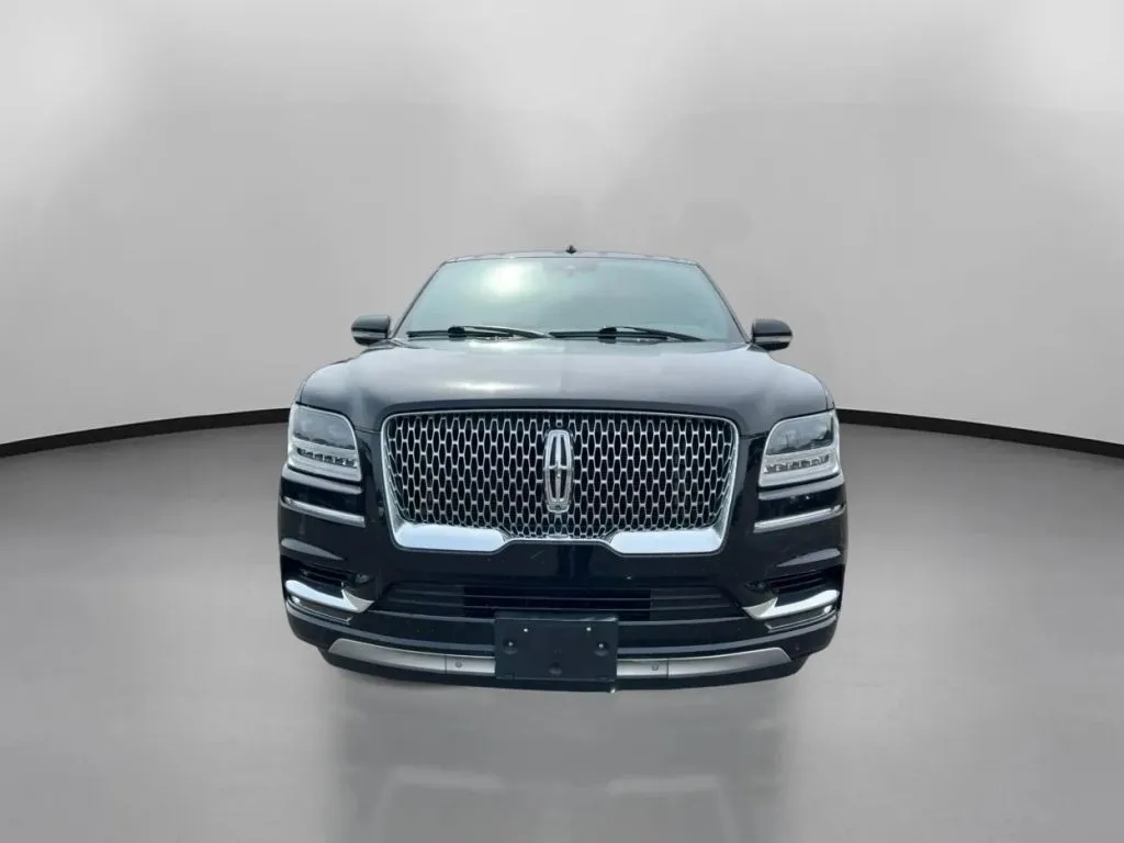 Lincoln Navigator L photo 3
