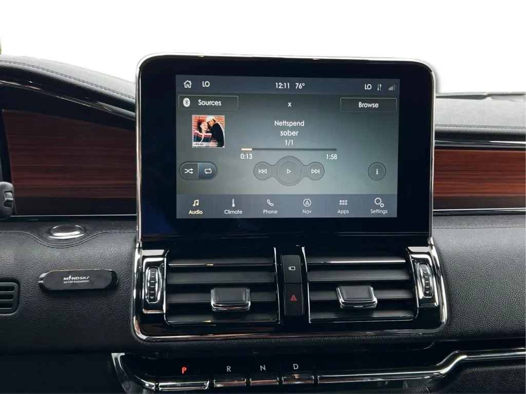 Lincoln Navigator L photo 20