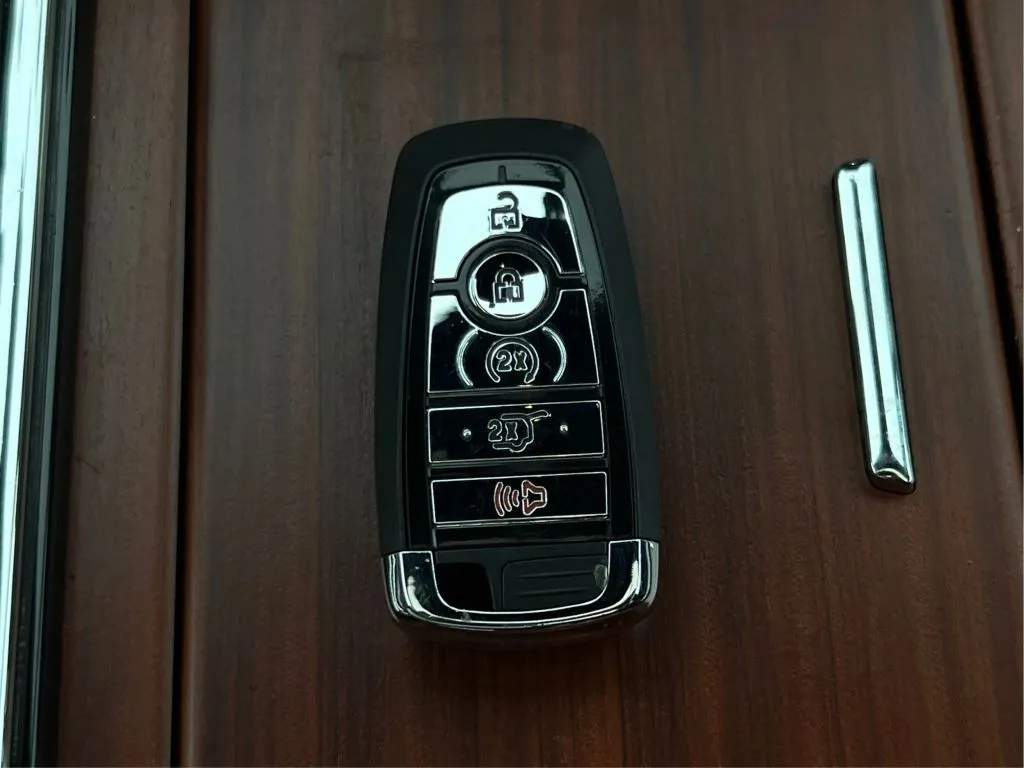 Lincoln Navigator L photo 44