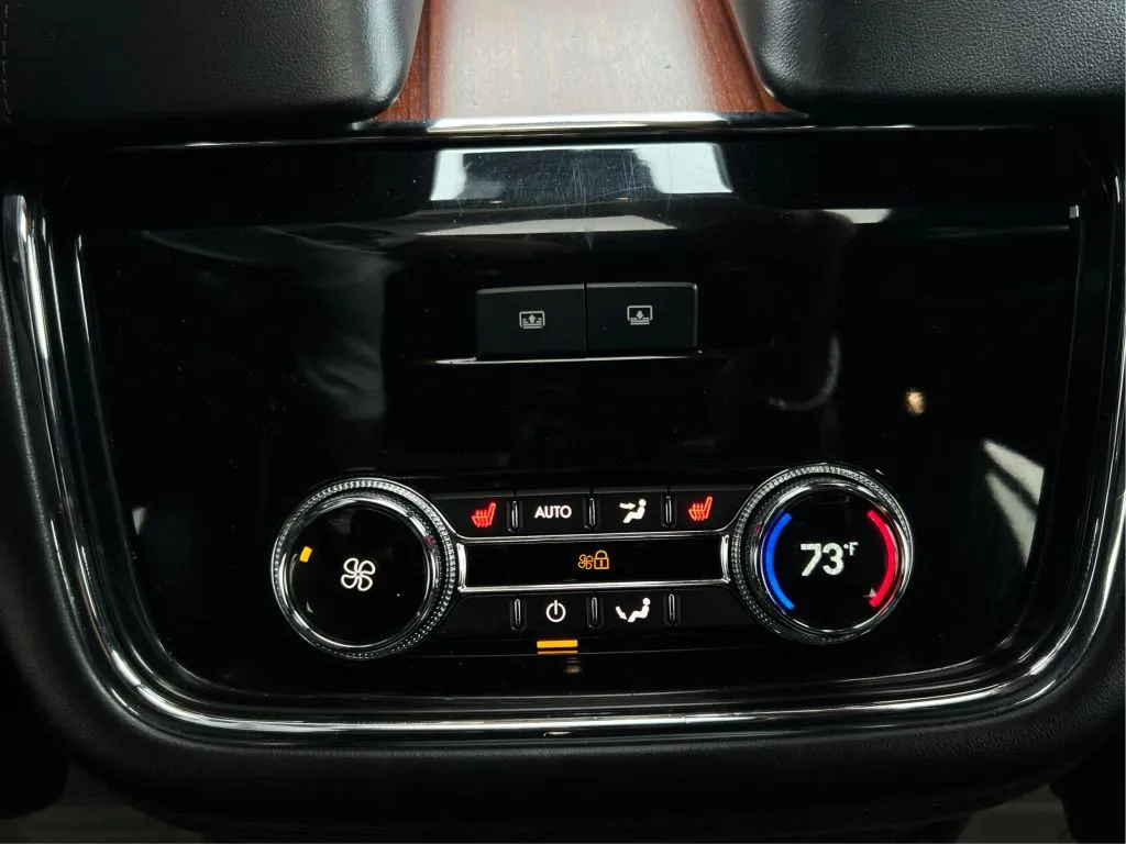 Lincoln Navigator L photo 45