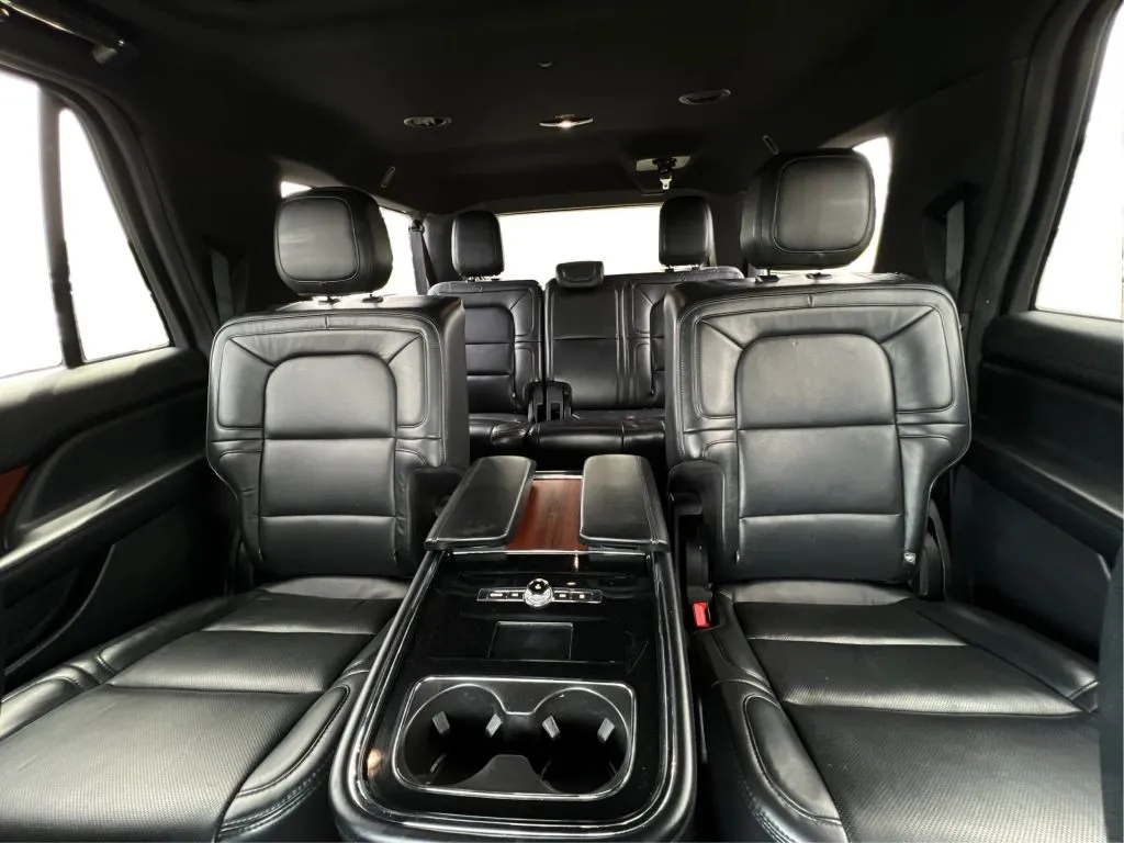 Lincoln Navigator L photo 19