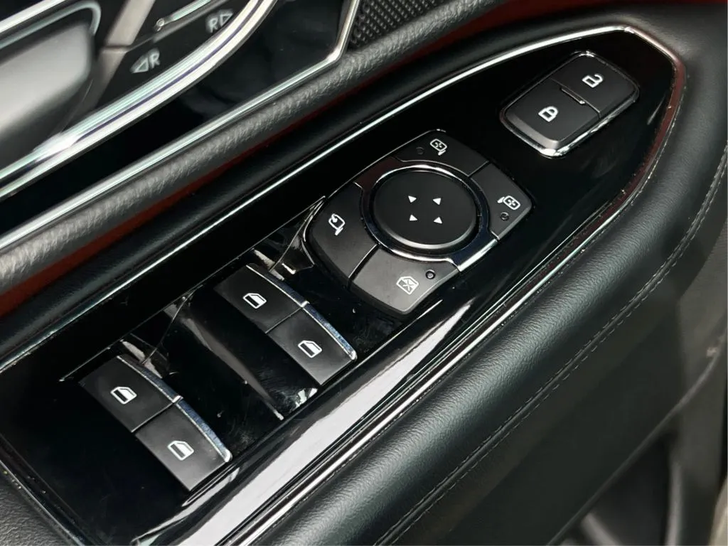 Lincoln Navigator L photo 46