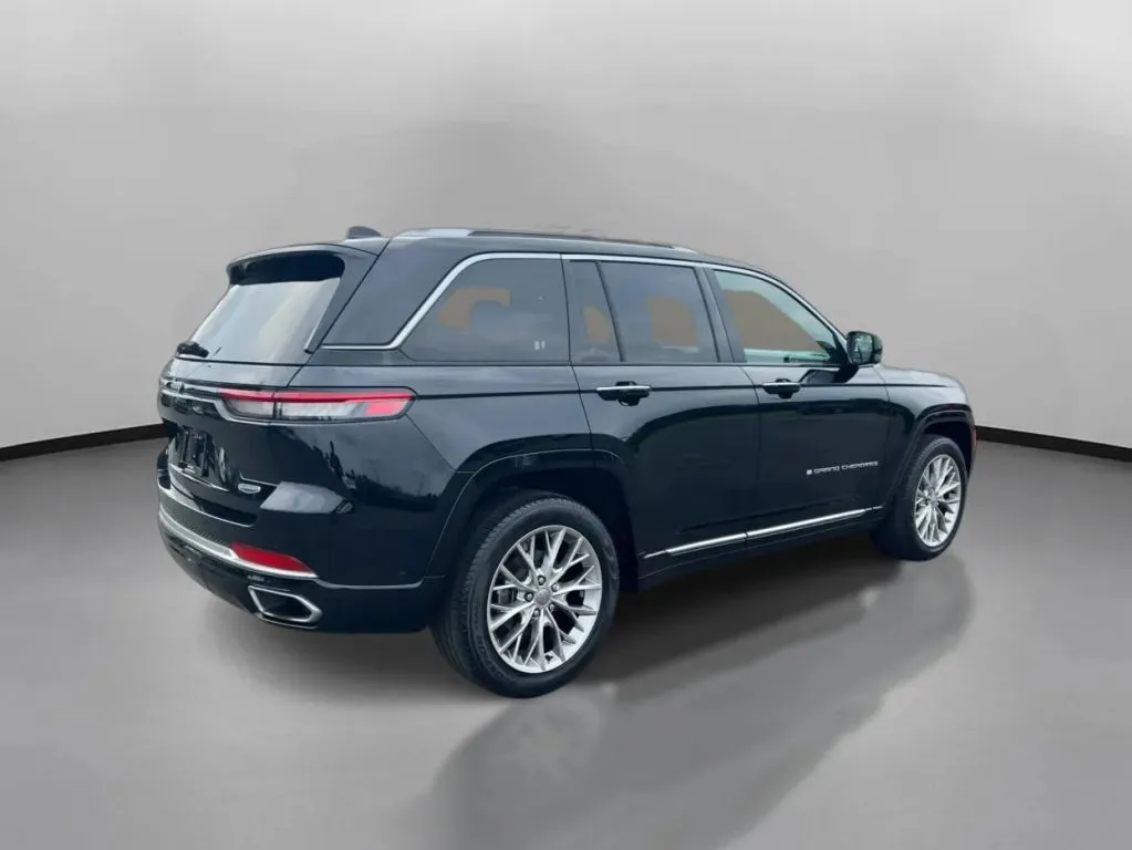 Jeep Grand Cherokee photo 9