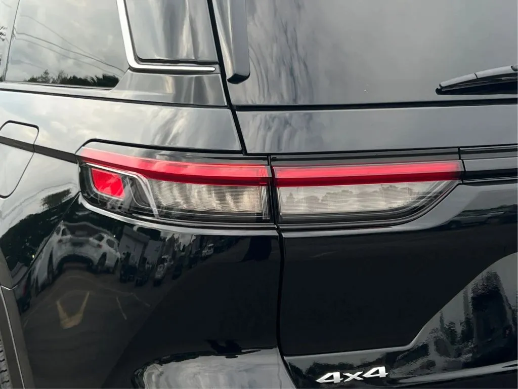 Jeep Grand Cherokee photo 34
