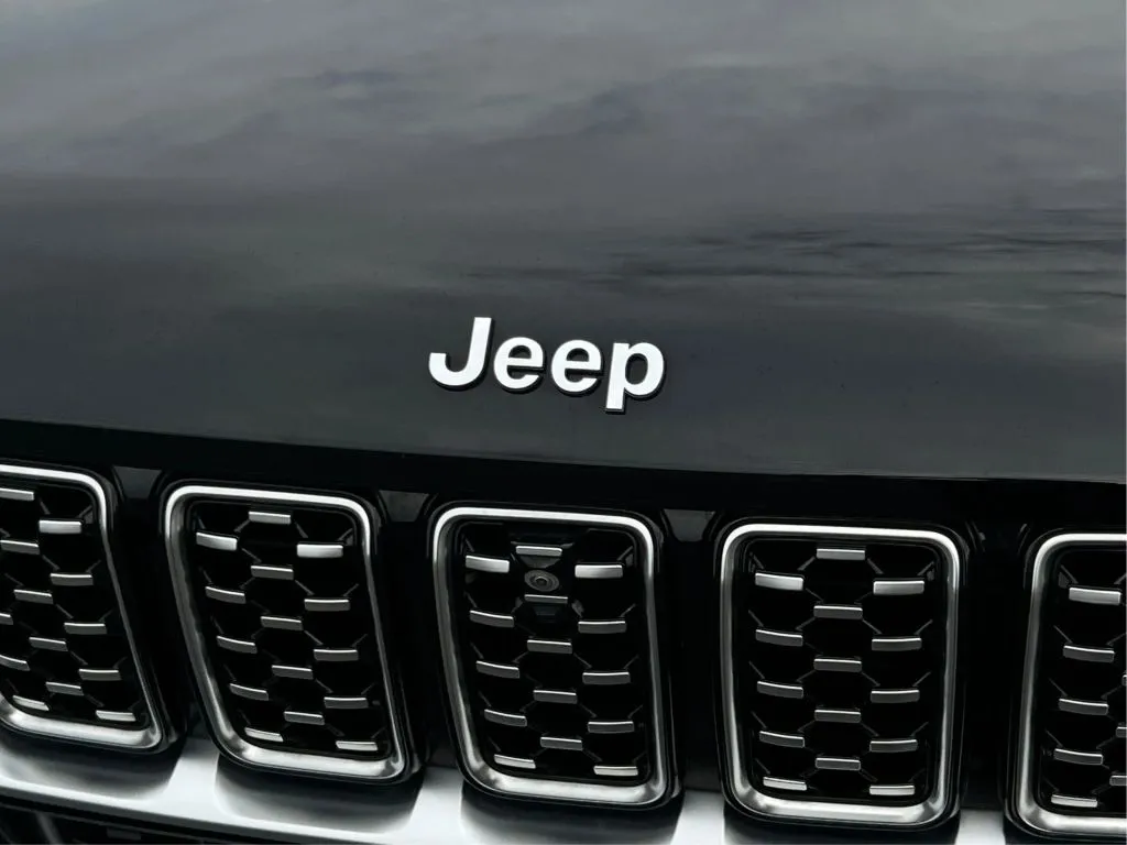 Jeep Grand Cherokee photo 36