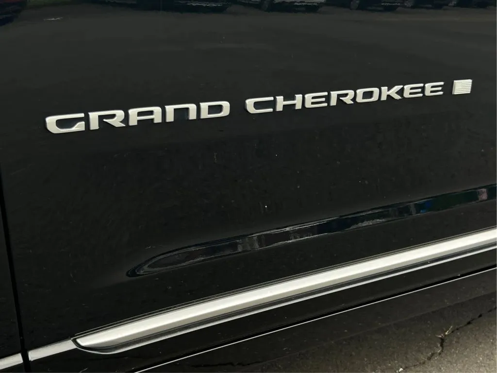 Jeep Grand Cherokee photo 30
