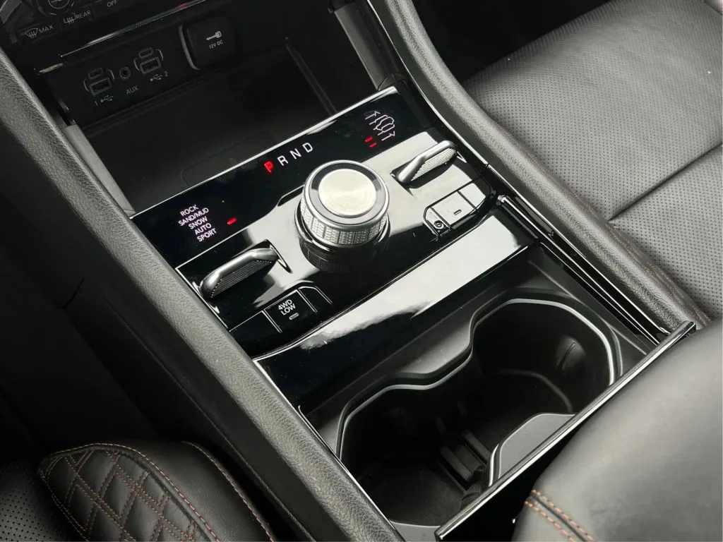 Jeep Grand Cherokee photo 21
