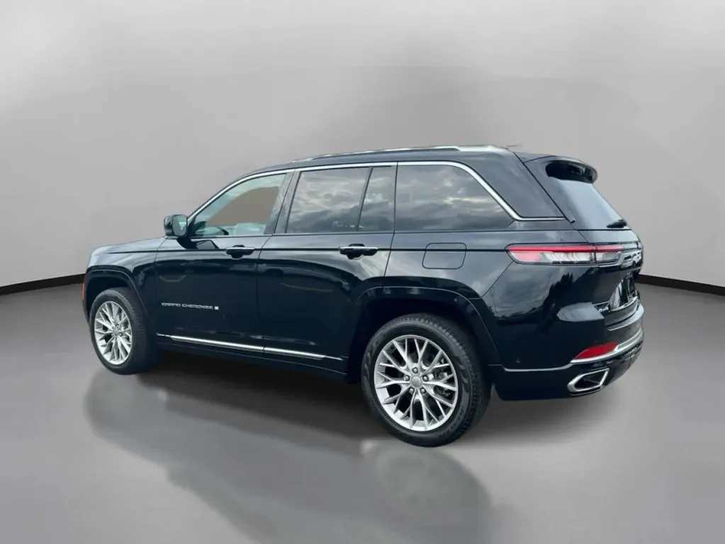 Jeep Grand Cherokee photo 13
