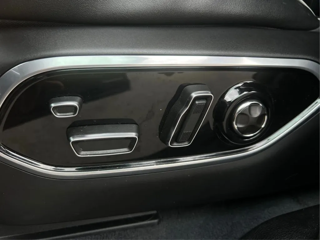 Jeep Grand Cherokee photo 25