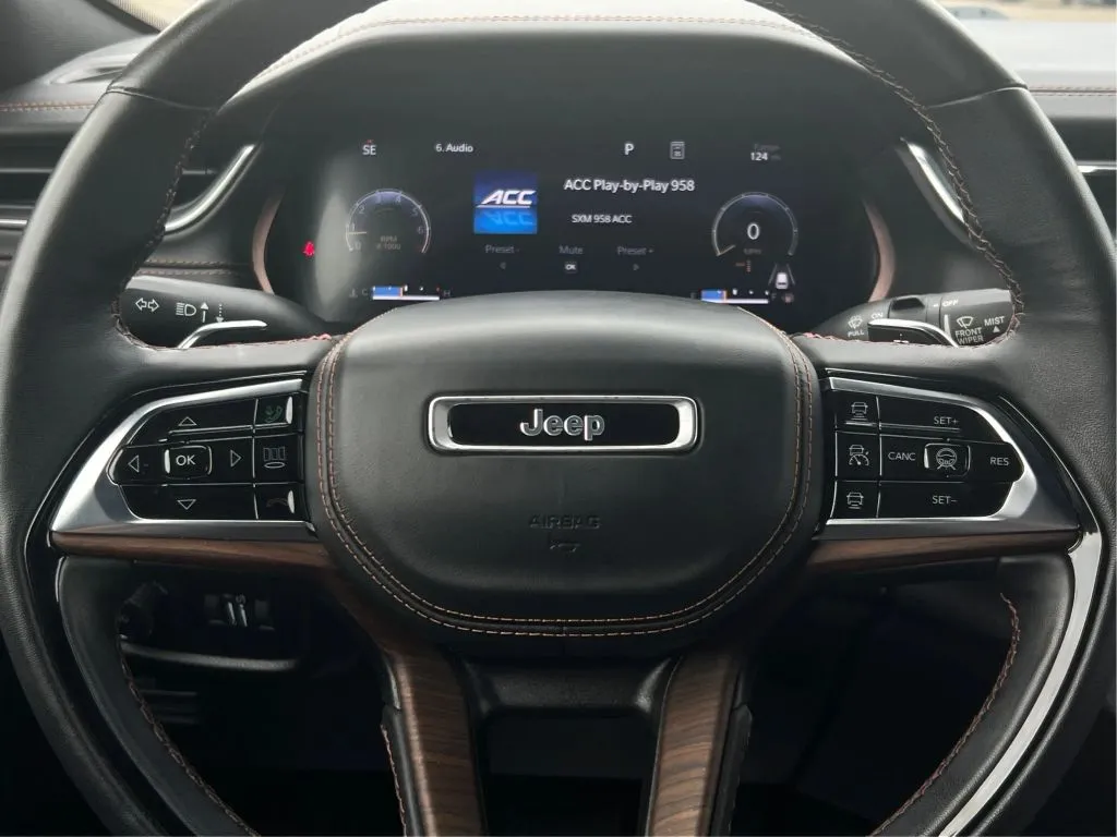 Jeep Grand Cherokee photo 23