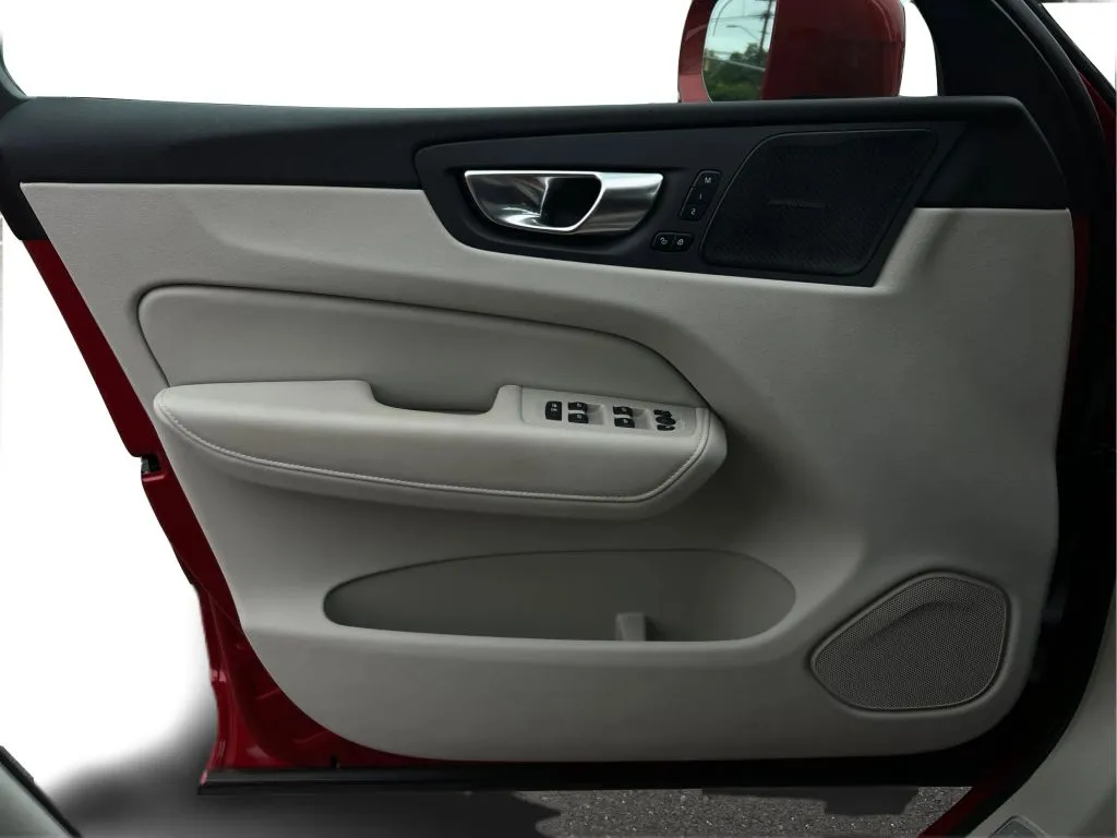 Volvo XC60 photo 26