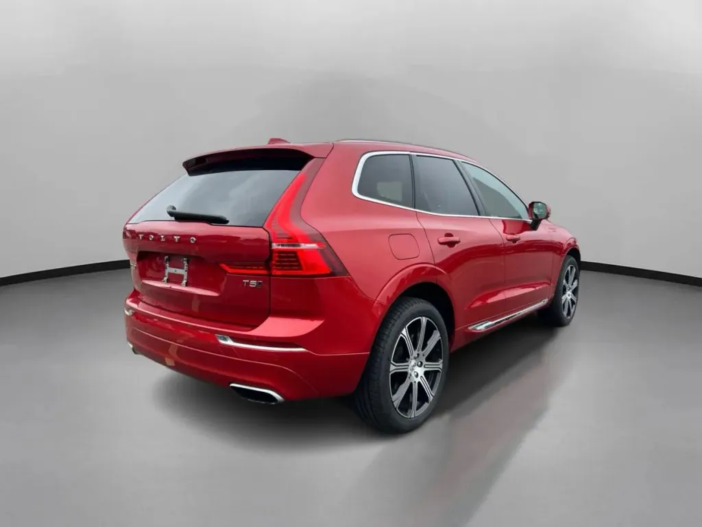 Volvo XC60 photo 9