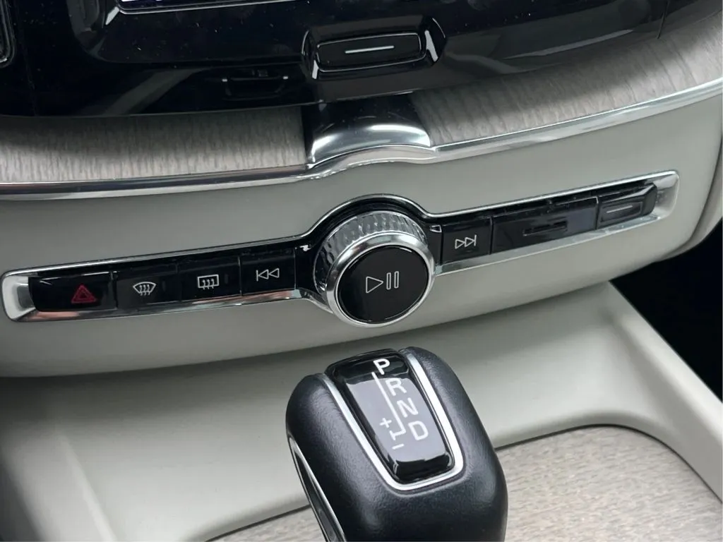 Volvo XC60 photo 45