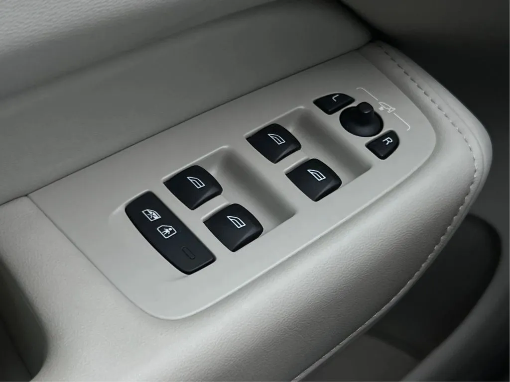 Volvo XC60 photo 46