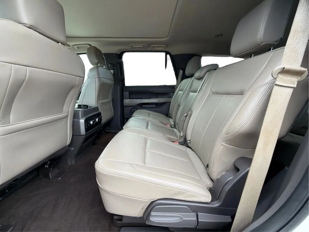 Ford Expedition photo 17