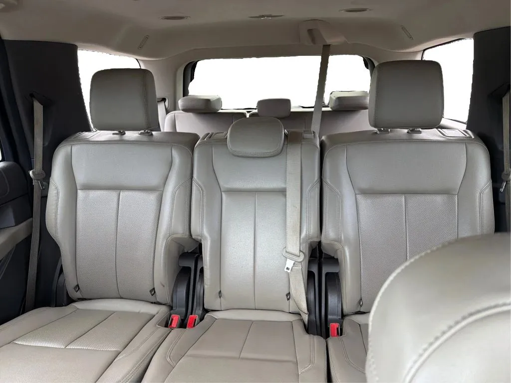 Ford Expedition photo 19