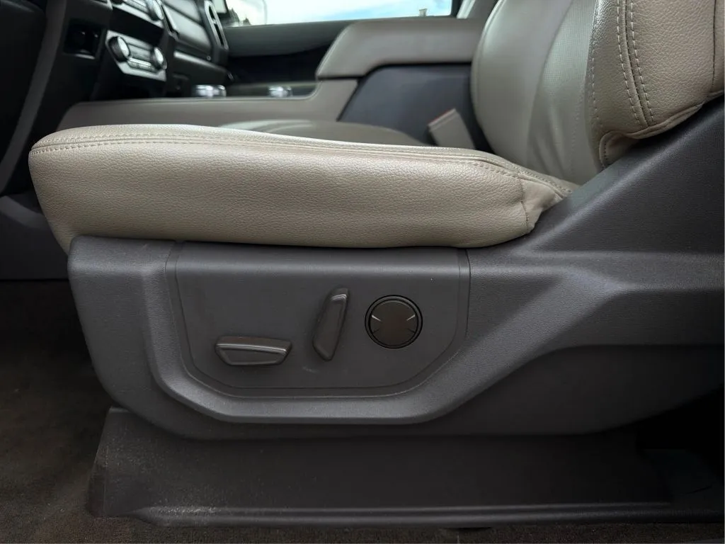 Ford Expedition photo 25