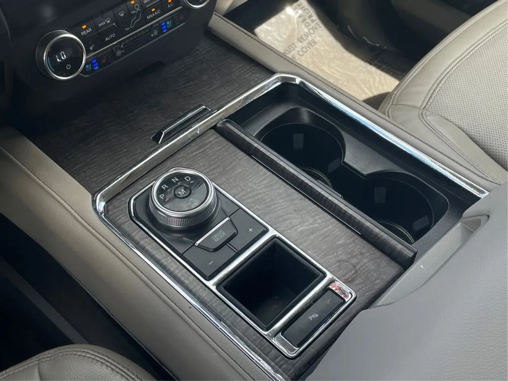Ford Expedition MAX photo 21