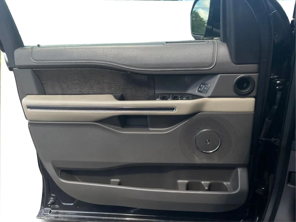 Ford Expedition MAX photo 26