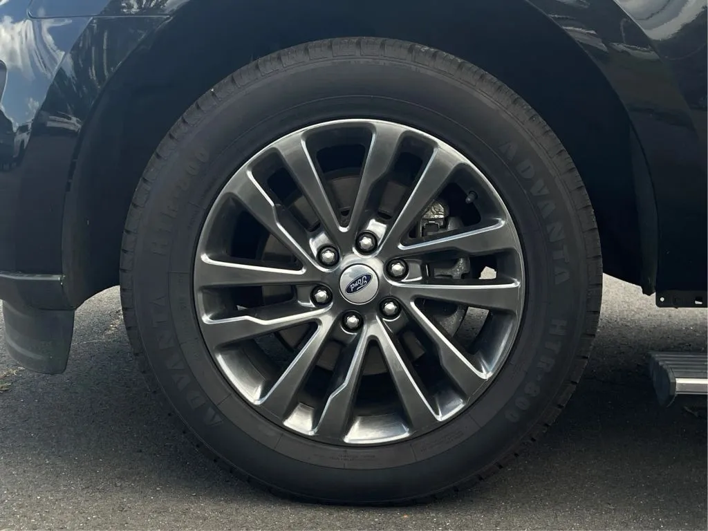 Ford Expedition MAX photo 31