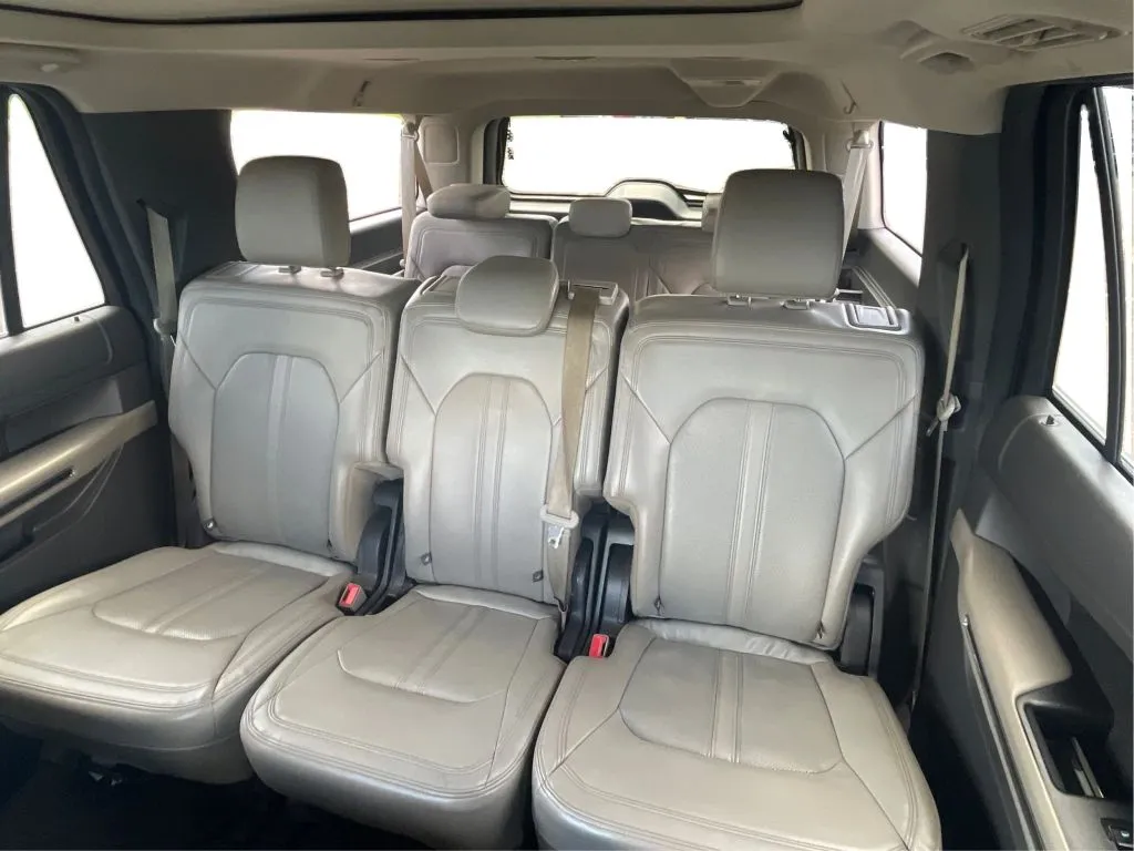Ford Expedition MAX photo 19