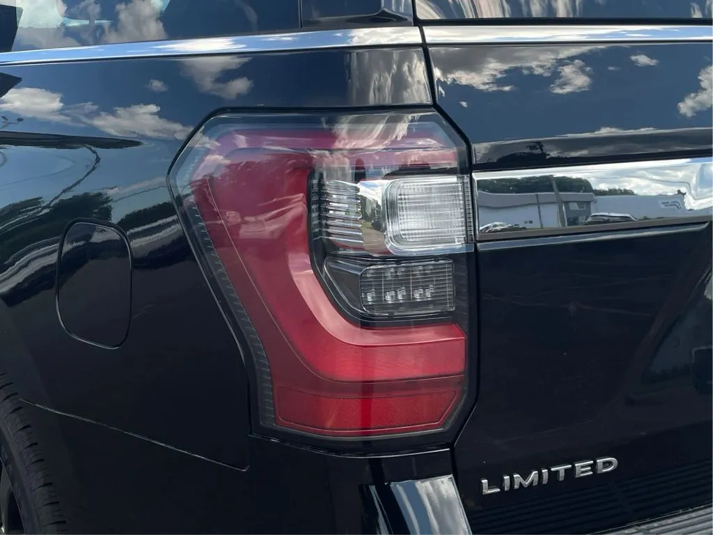 Ford Expedition MAX photo 34