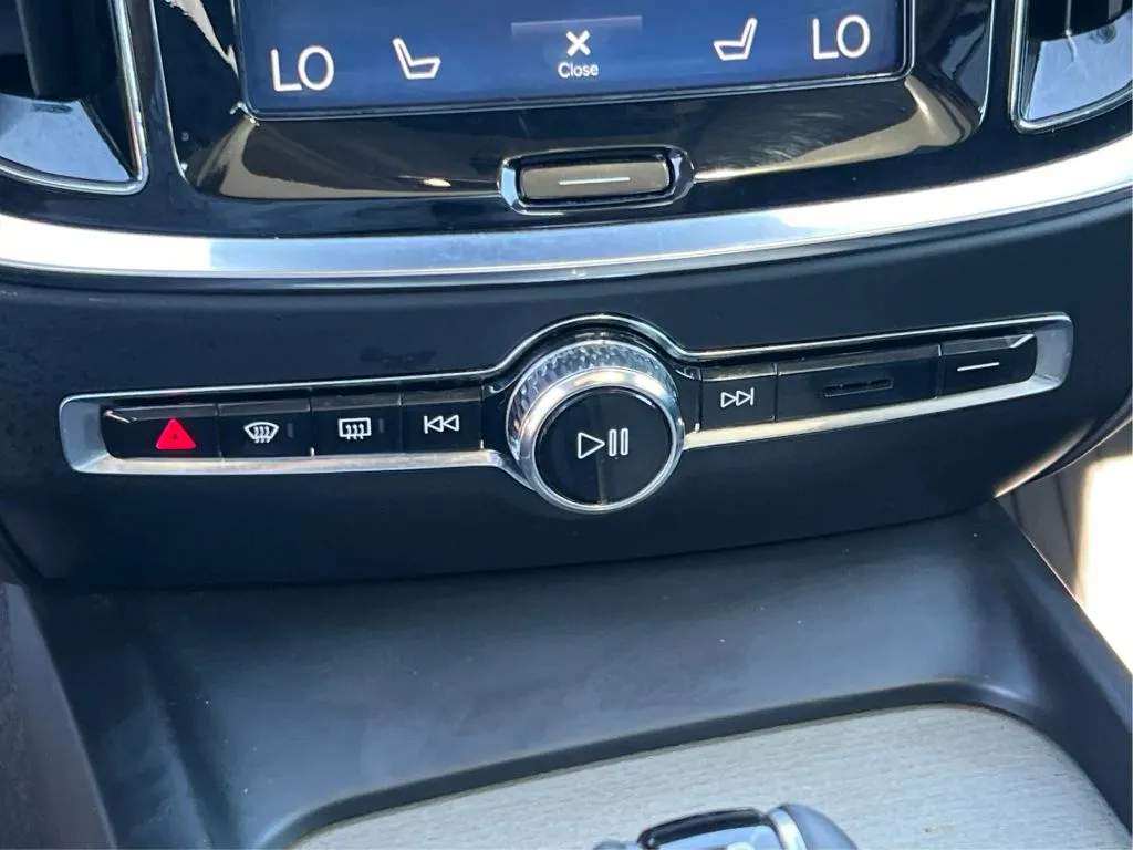 Volvo S60 photo 45