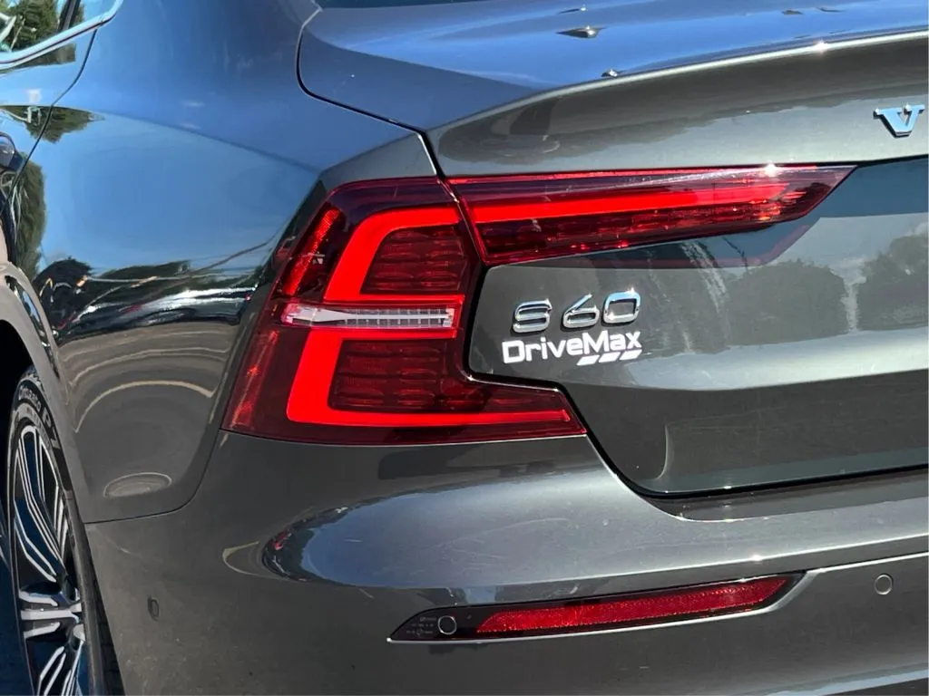 Volvo S60 photo 34