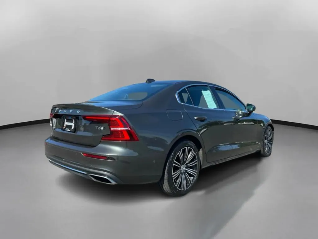 Volvo S60 photo 9