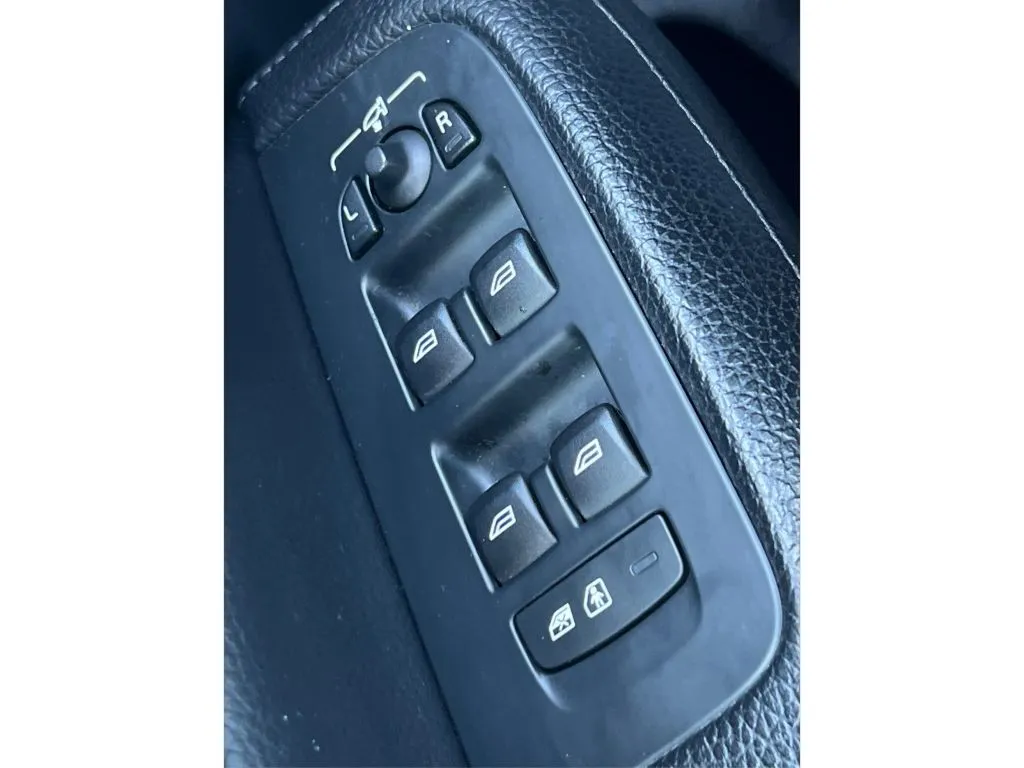 Volvo S60 photo 46
