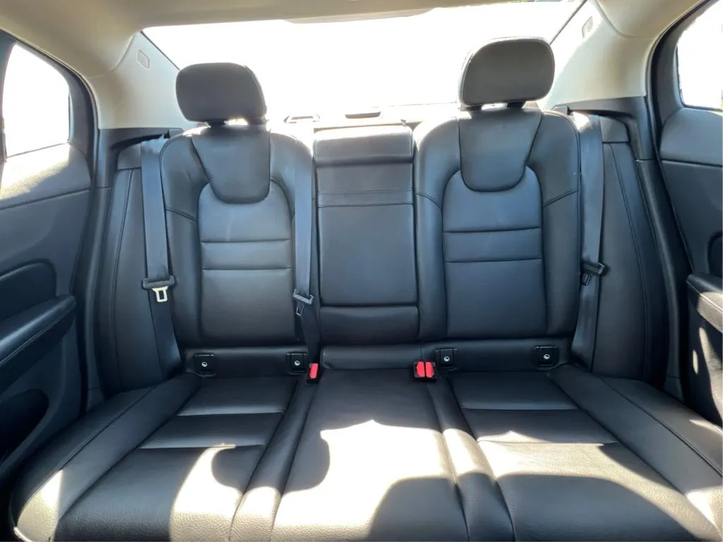 Volvo S60 photo 19